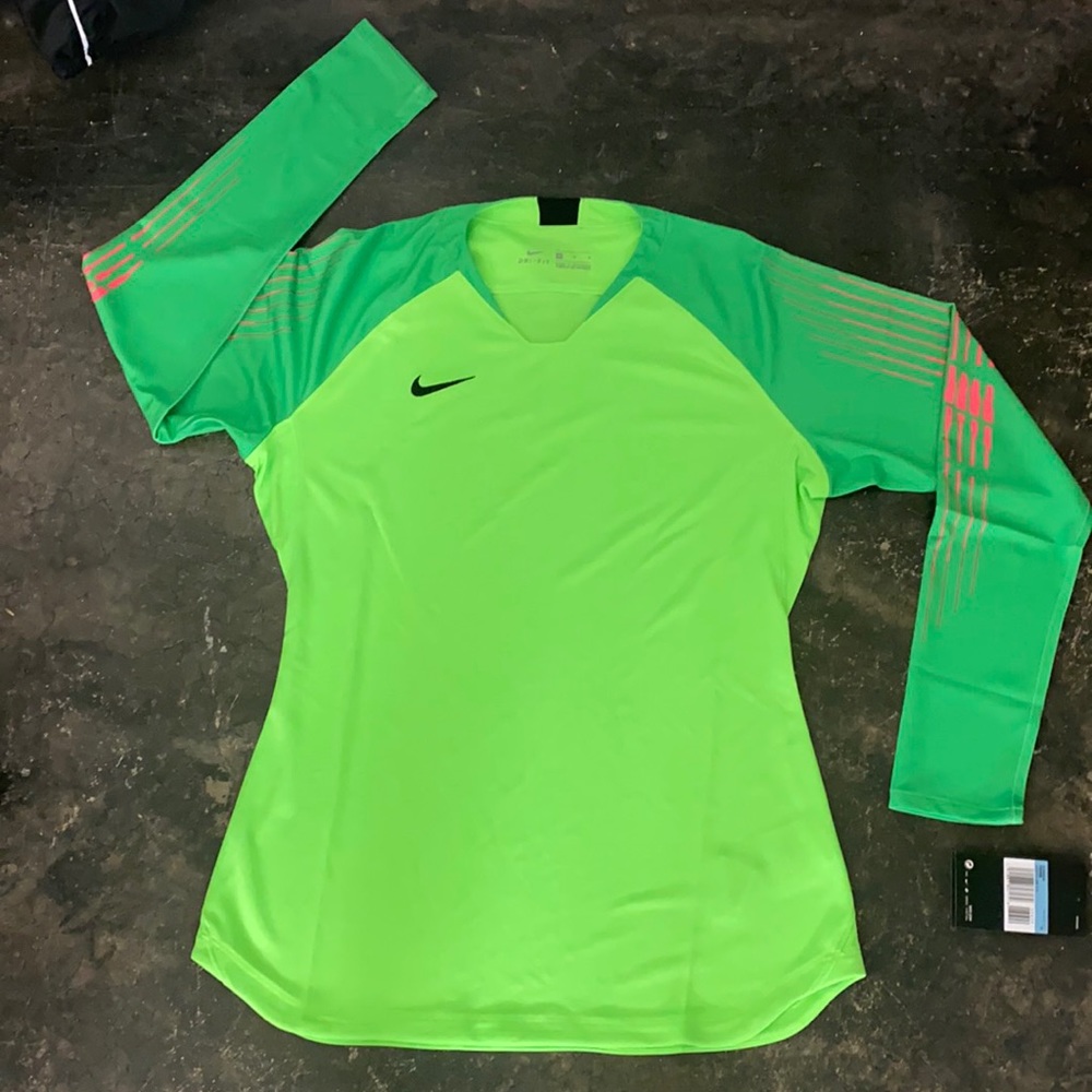 Women’s Nike long sleeve top